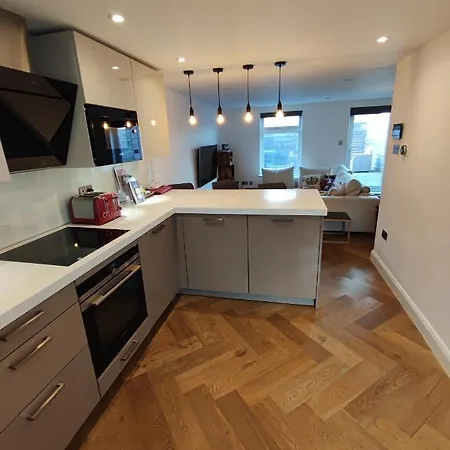 Modern 2 Bedroom Flat With Private Outdoor Terrace London Exterior photo