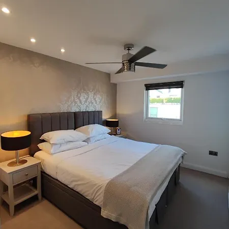 Modern 2 Bedroom Flat With Private Outdoor Terrace London Exterior photo